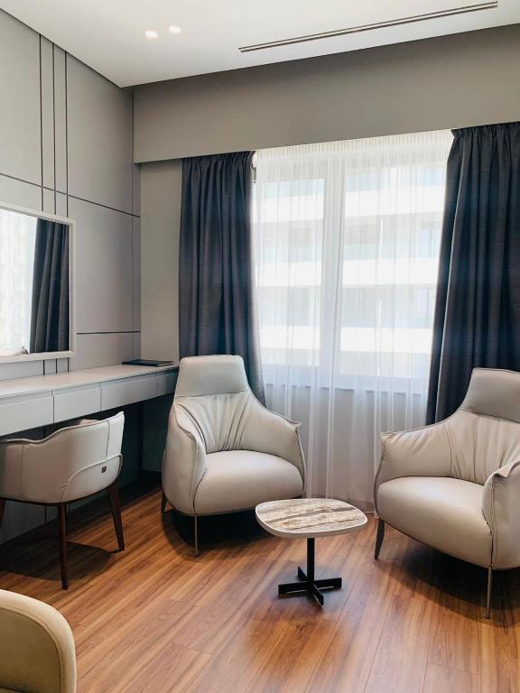 Suite with City View