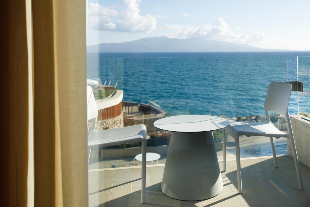 Double Room with Balcony and Sea View