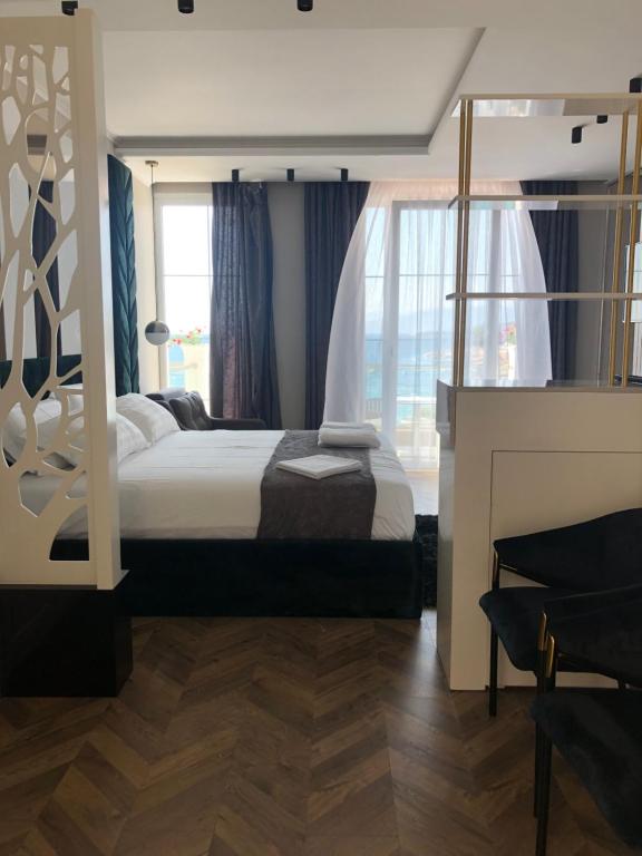 King Suite with Sea View