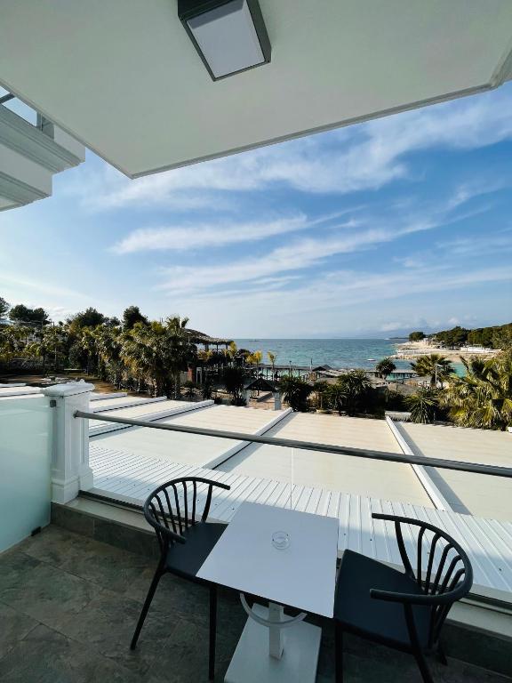 Deluxe Triple Room with Sea View
