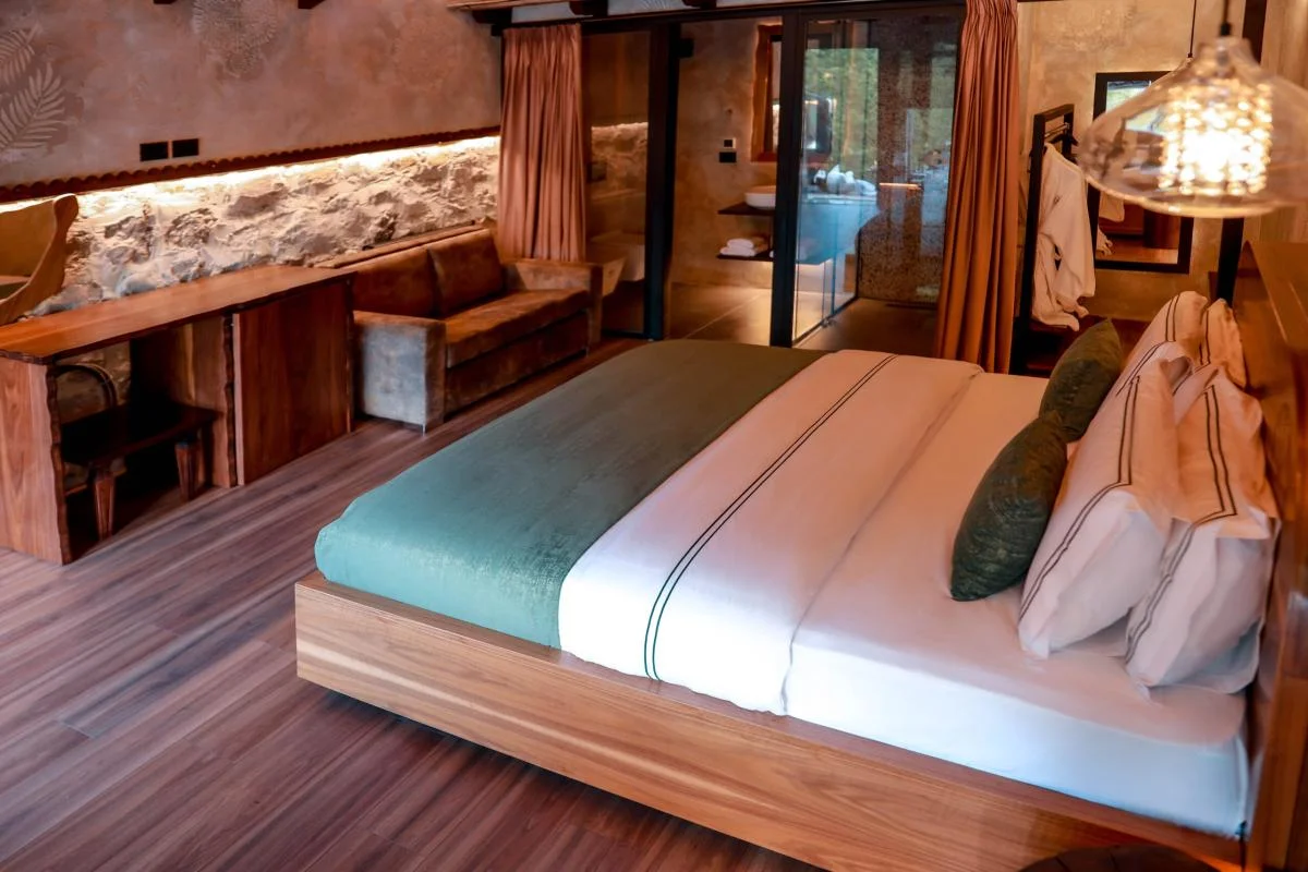 Deluxe Luxury Room