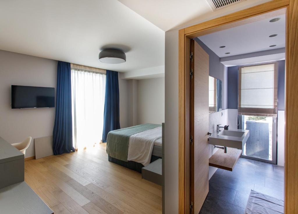 Double Room with Balcony and Sea View